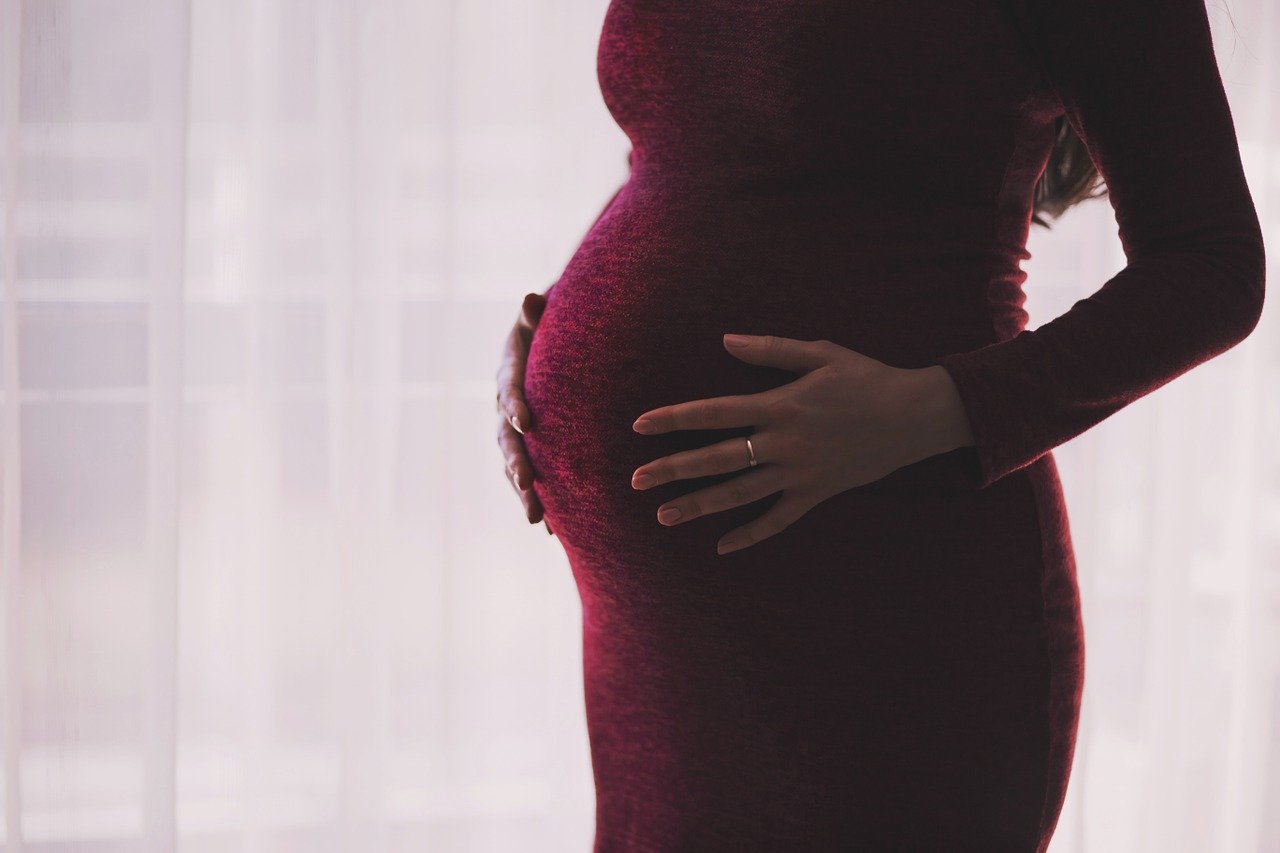 Schwangerschaftstee Ratgeber: Bestandteile, Nutzen und Empfehlung